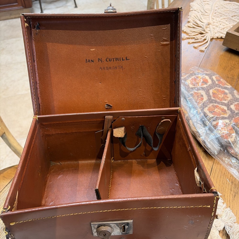 1930's W. Watson & Sons Ltd Microscope Leather carry case & Key Set Instrument