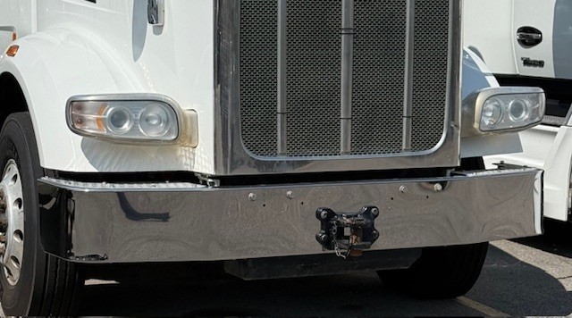Peterbilt 367, 567 SBA Bumper with Diamond Plate top plates