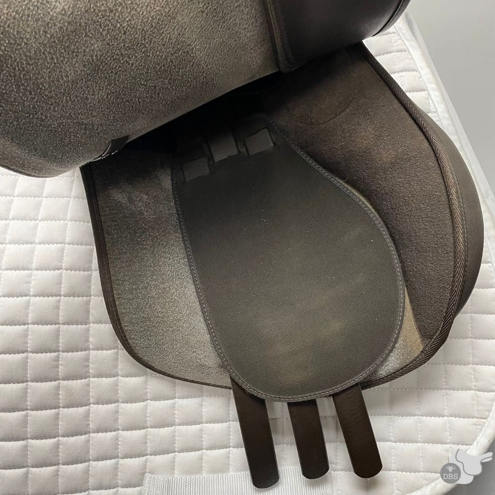 Wintec 17" Interchangeable 250 AP Saddle