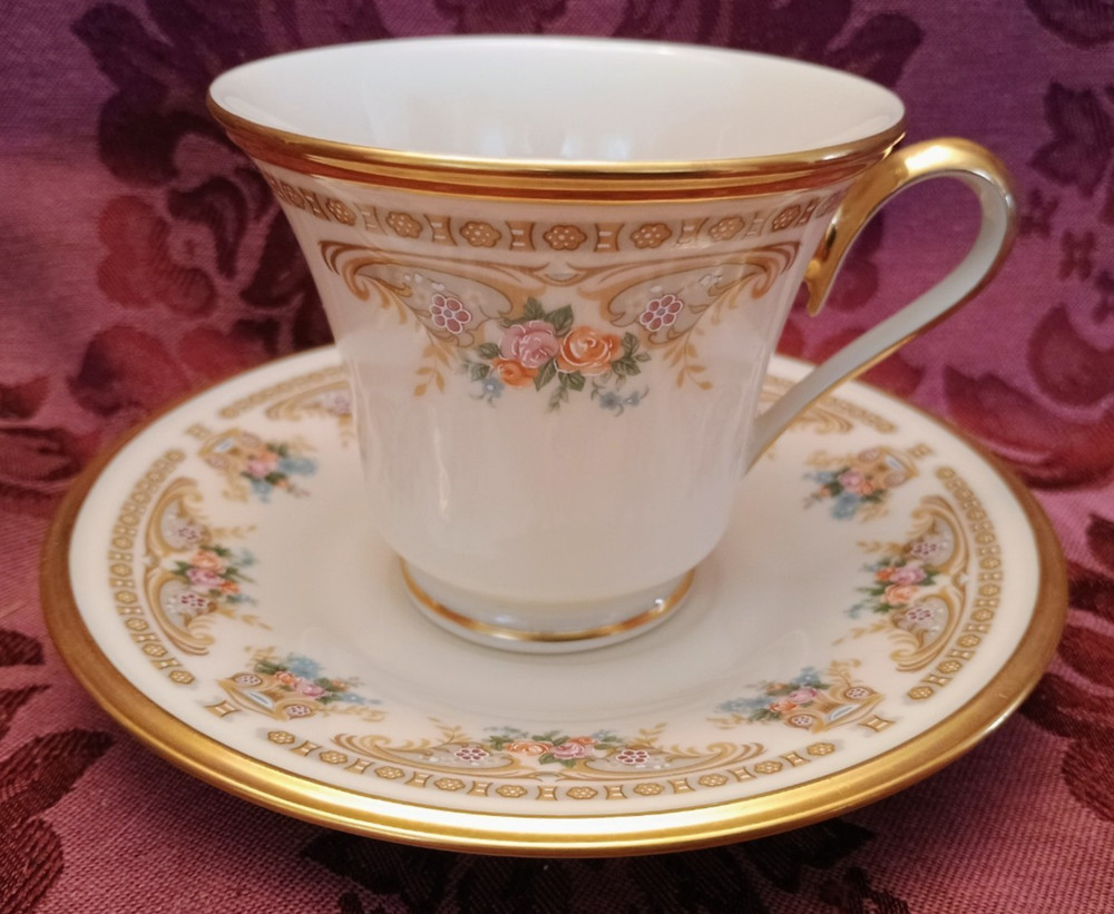 Lenox Versailles China 5-Pc Place Setting - Very Nice!