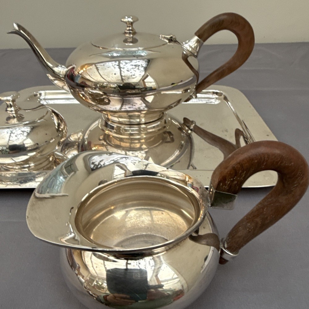 L'ecuyer France Silverplate Vintage Tea Pot, Sugar Bowl, Jub & Tray Set. (B55)