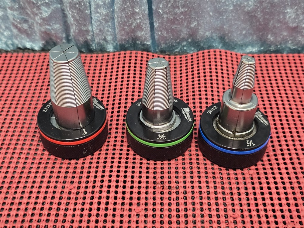 MILWAUKEE 2474-22 M12 PEX EXPANDER KIT