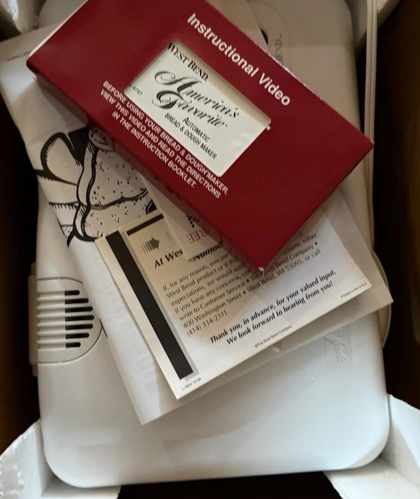 West Bend Automatic Bread & Dough Maker Machine Model 41035 Box Damage But New