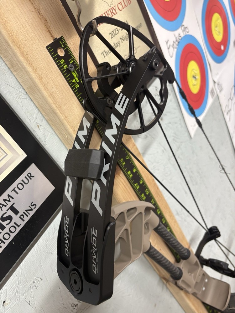 Prime Divide 35/7 Rh 70 Pound Terrain/Black Compound Bow