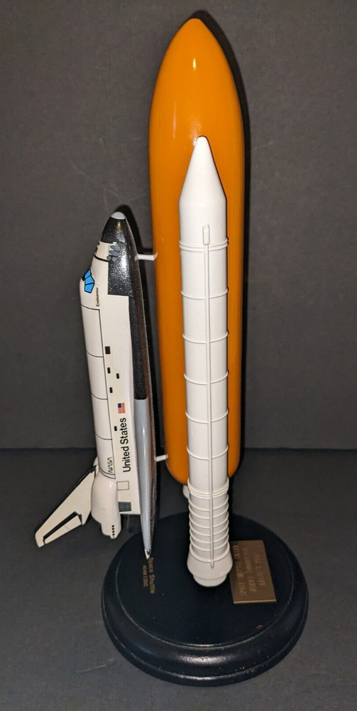 1992 NASA Full Stack Space Shuttle Endeavour Desktop Model 1/200 Employee Award
