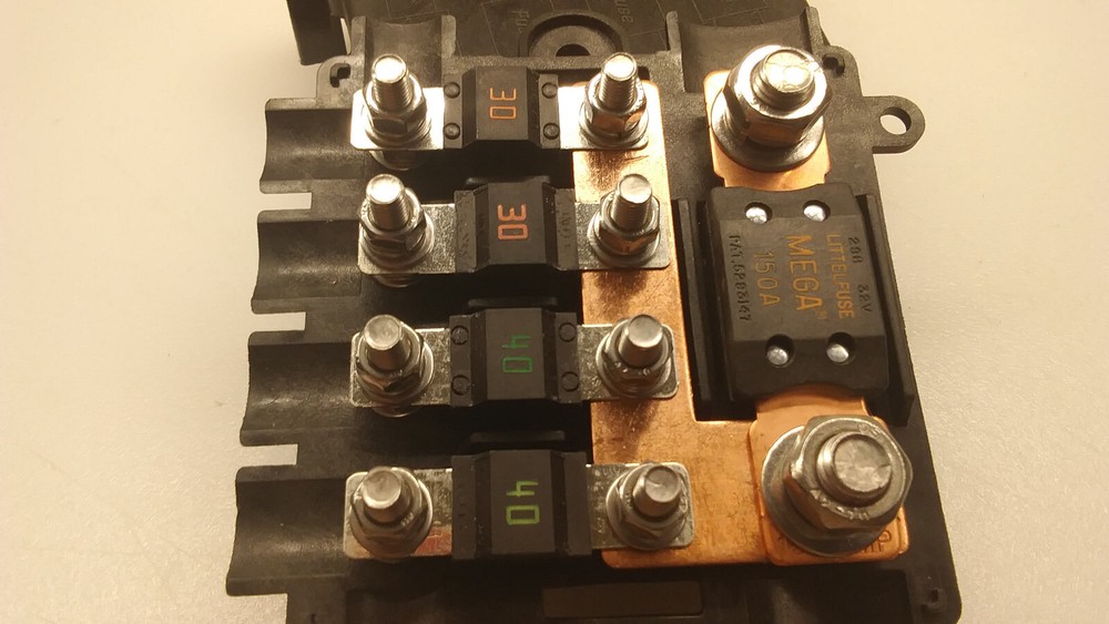 5 Ways Power Distribution Block: Includes 4-Midi & 1-Mega Littelfuse Fuses