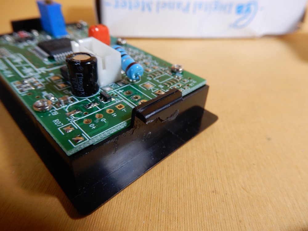 YB Electronics Digital Panel Meters YB5135D 2 NOS 1 Broken Clip