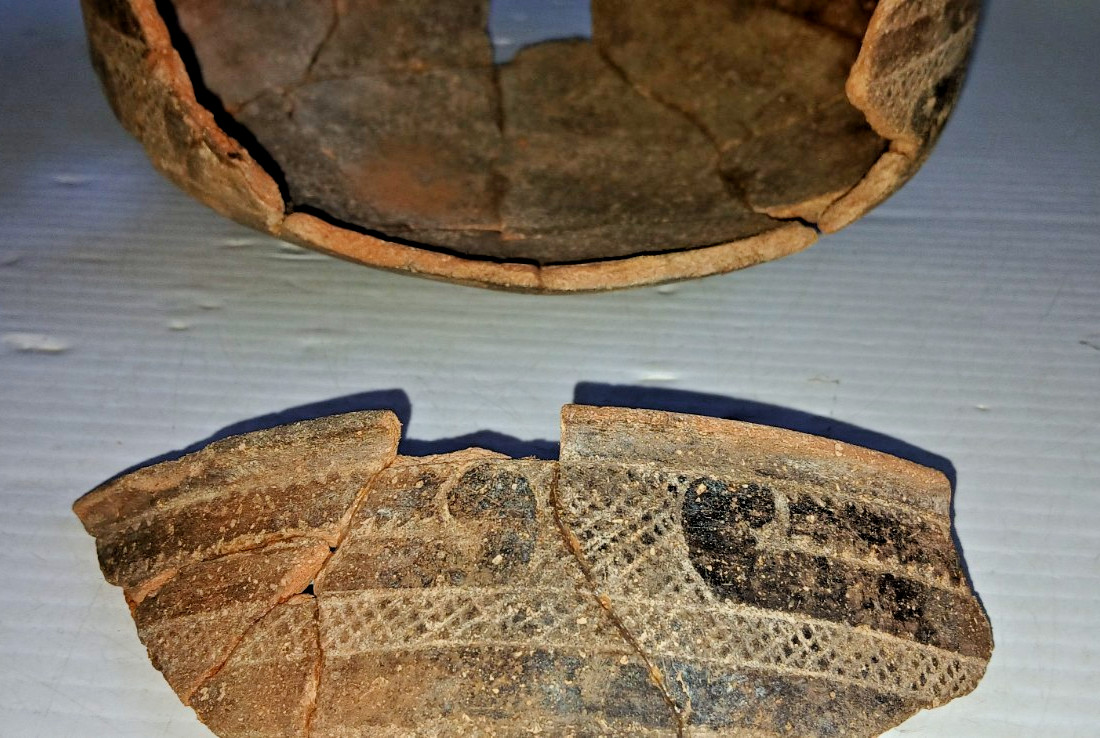 Pre-Columbian Native American Indian Mississippian Partial Pottery Bowl Artifact