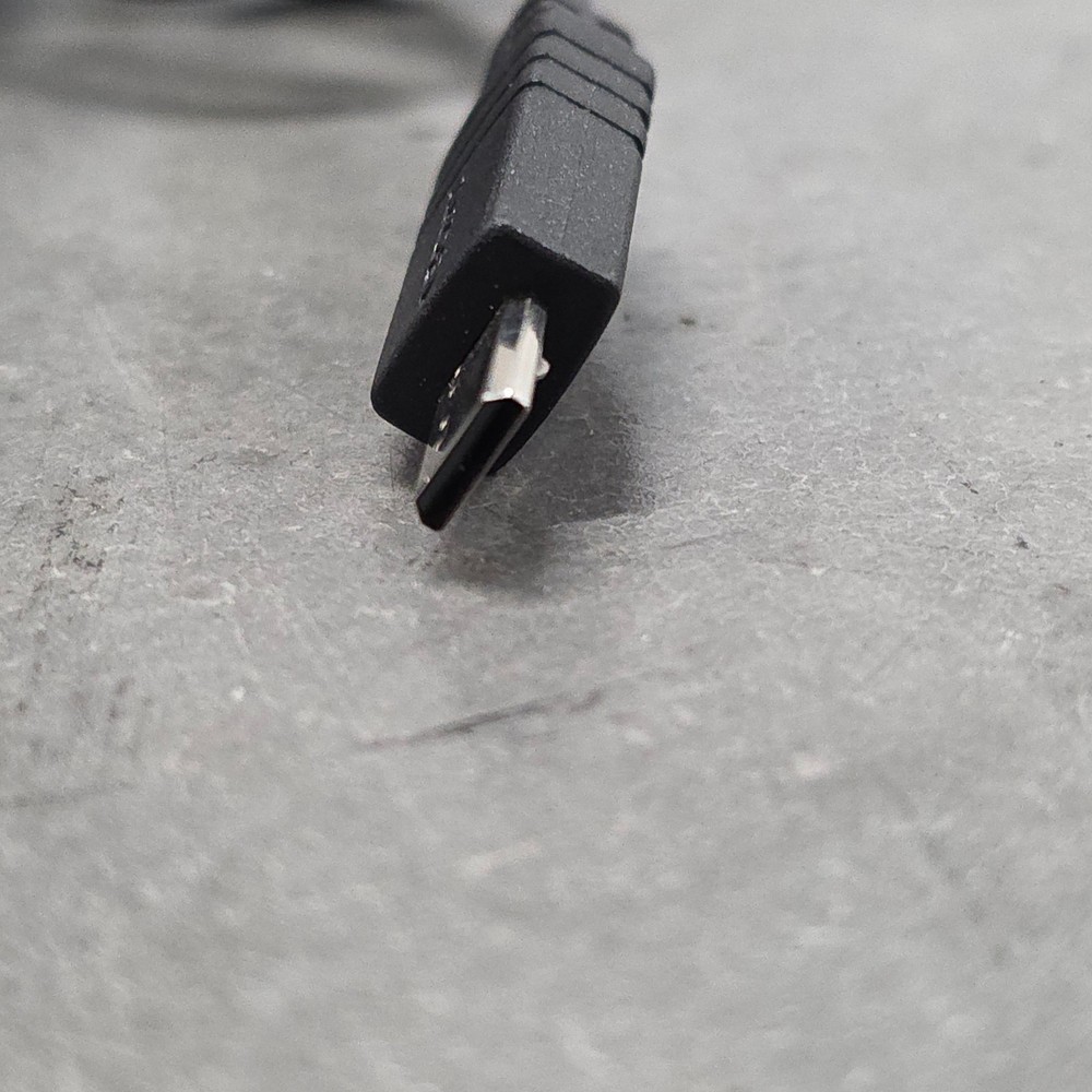 Sony RM-VPR1 Remote Control Does Not Have Multi-Terminal Cable or Clip