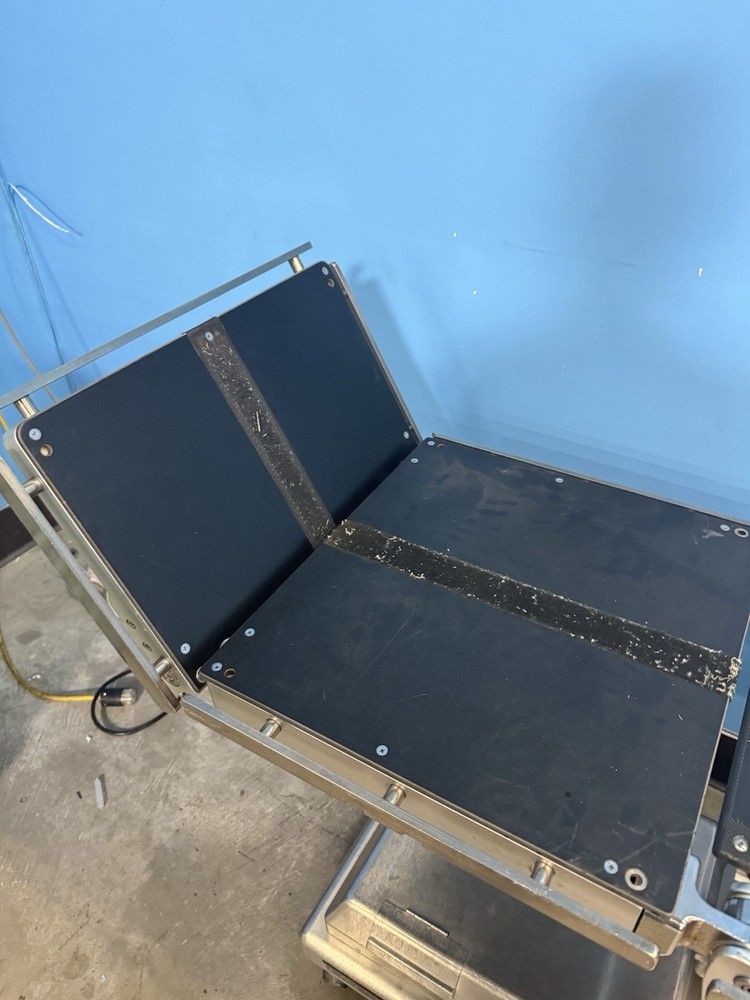 Skytron 6700B Surgical Operating Table