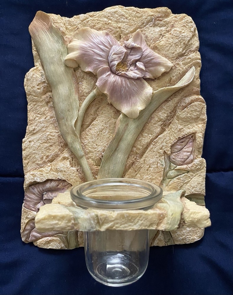 Wall Mounted Candle Holder With Iris Design