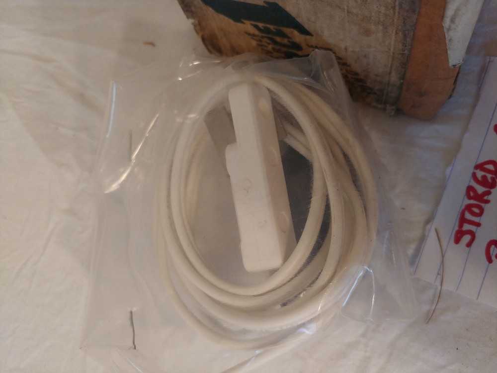 Source 1 373-11428-700 Ambient Sensor Kit New-Old Stock