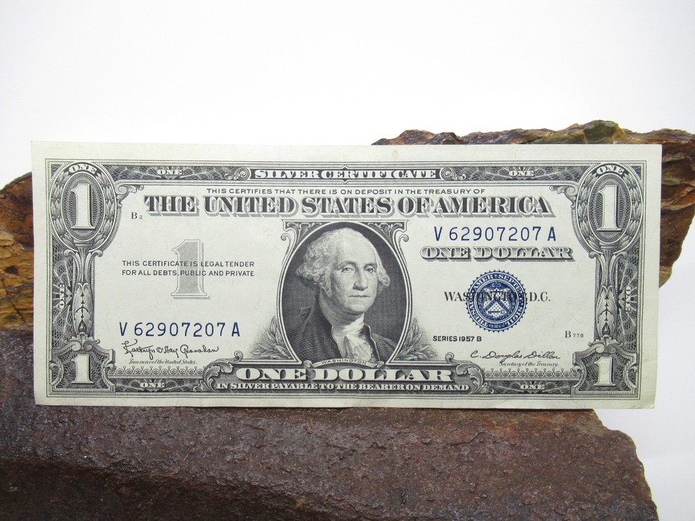 1957 B $1 SILVER CERTIFICATE BLUE SEAL CRISP CIRCULATED