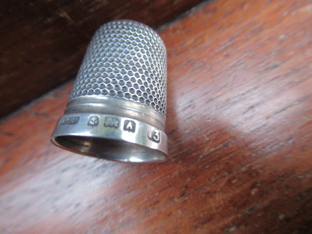 Solid Silver Sewing Thimble B`ham 1925 HC + S Maker No 13 No Holes Excellent