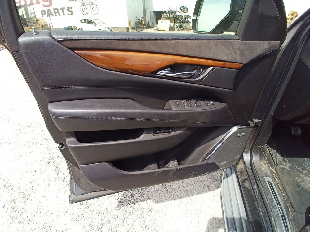 Bottle Jack & Tools from 2016 Cadillac Escalade 12183702