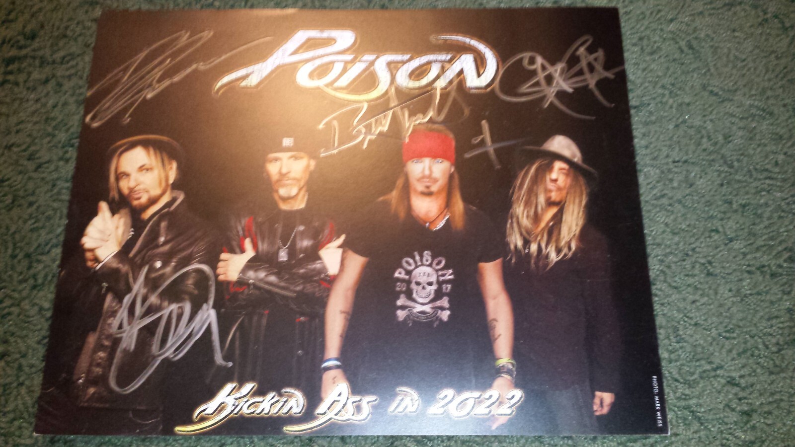 POISON 2022 TOUR BAND SIGNED AUTOGRAPHED PHOTO BRET MICHAELS CC PASS GUITAR PICK