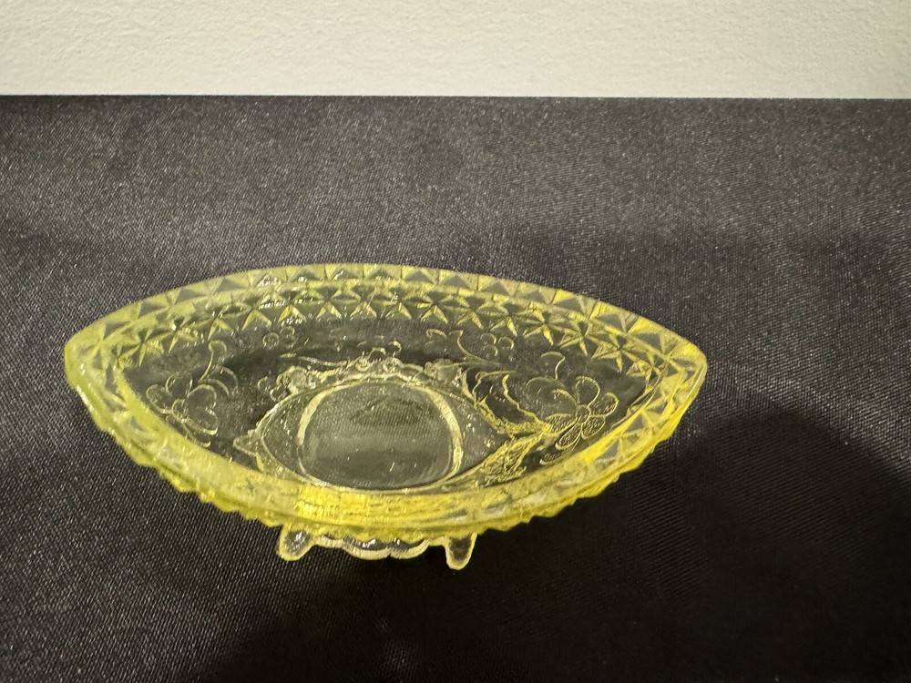 Uranium Vaseline Adams & Co Turtle Dish
