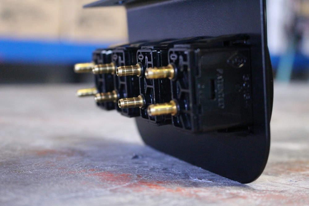 4 Corner Manual Paddle Valve's With Panel for 1/4 Air Line