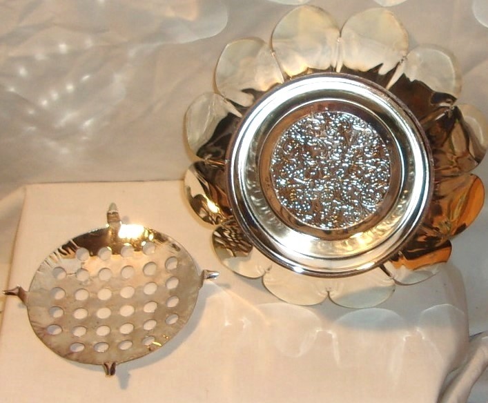 SILVERPLATE SILVER FLOWER FROG SUNFLOWER TABLE CENTER PIECE