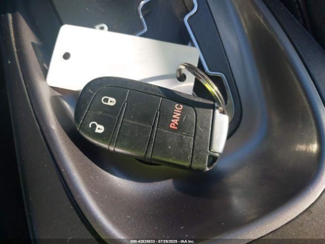 JOURNEY 2017 Glove Box 4751784