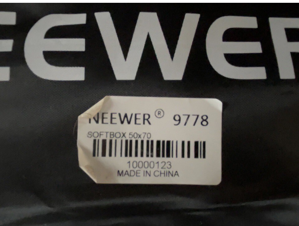 Neewer 9778 Soft Box Reflector / Diffuser 50x70cm