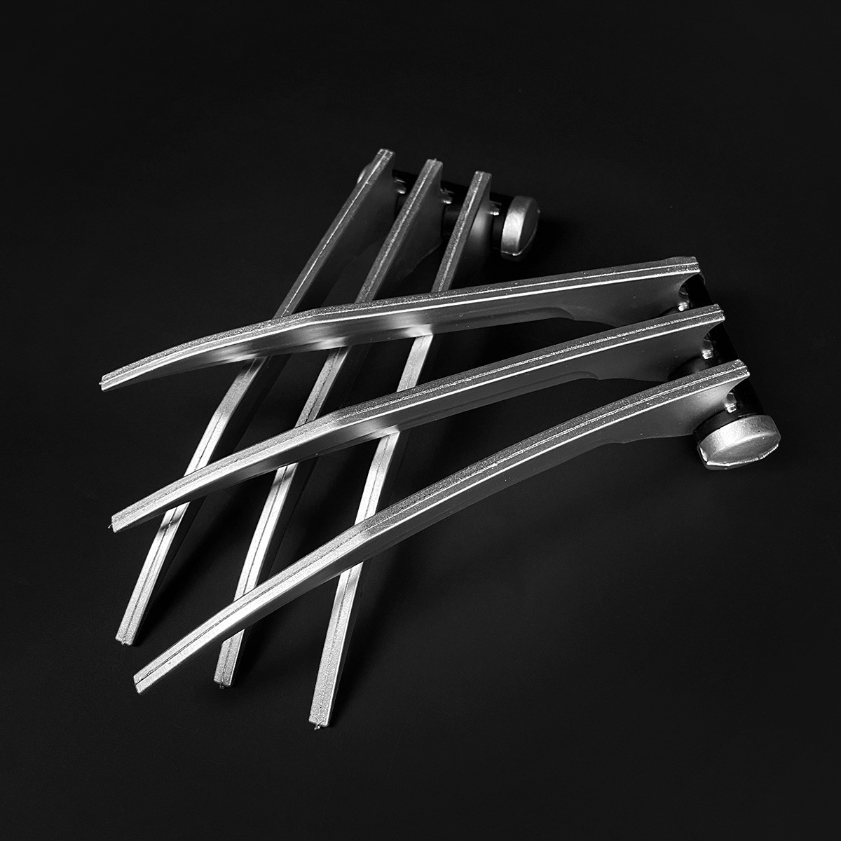 Foam Claws Pair, Wolverine Claws 2 PCS Set Props LARP Costume Cosplay (Silver)…