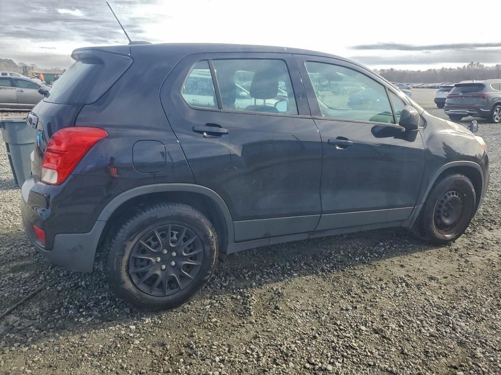 TRAX 2017 Glove Box 4946312