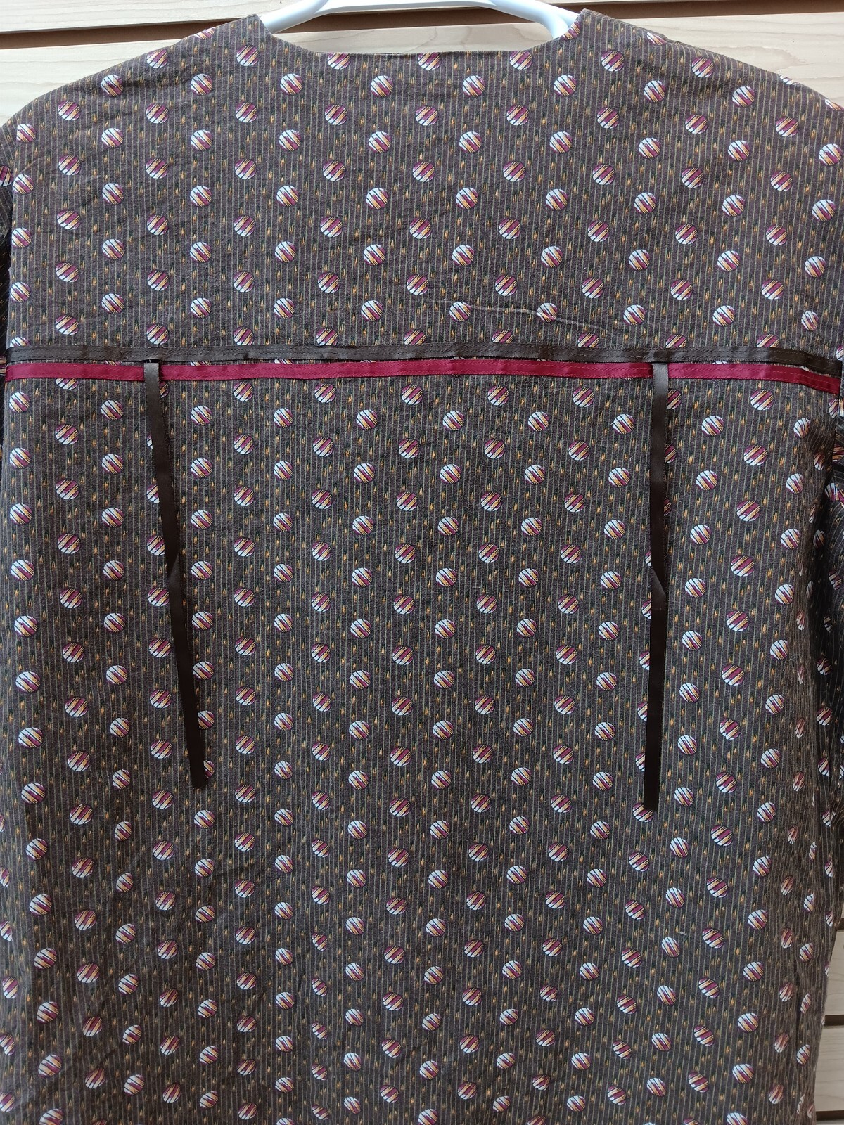 XL HOMEMADE BROWN BALL DESIGN NATIVE AMERICAN INDIAN LONG SLEEVE RIBBON SHIRT