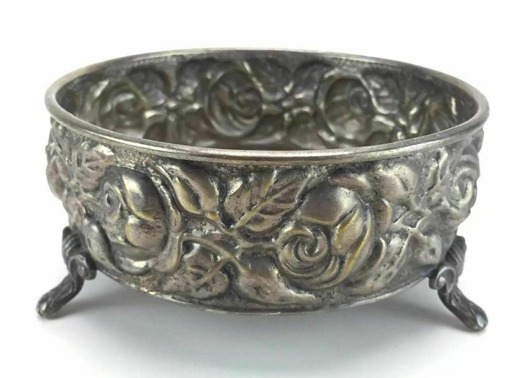 Vintage EL De Uberti Frog Silverplate Repousse Flower Base Roses Floral Italy