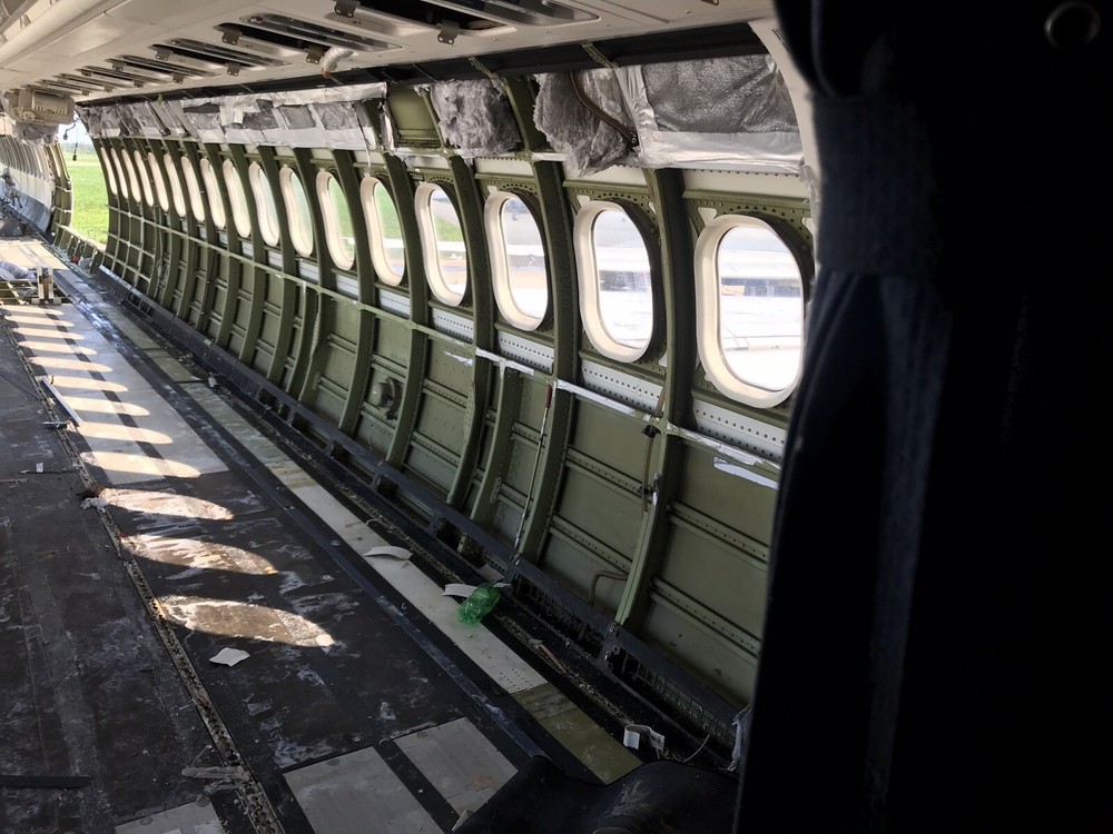MD90 Aircraft, airplane fuselage sections