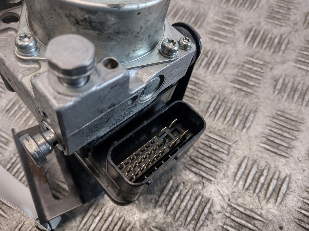 2012 TRIUMPH TIGER EXPLORER 1215 ABS Pump