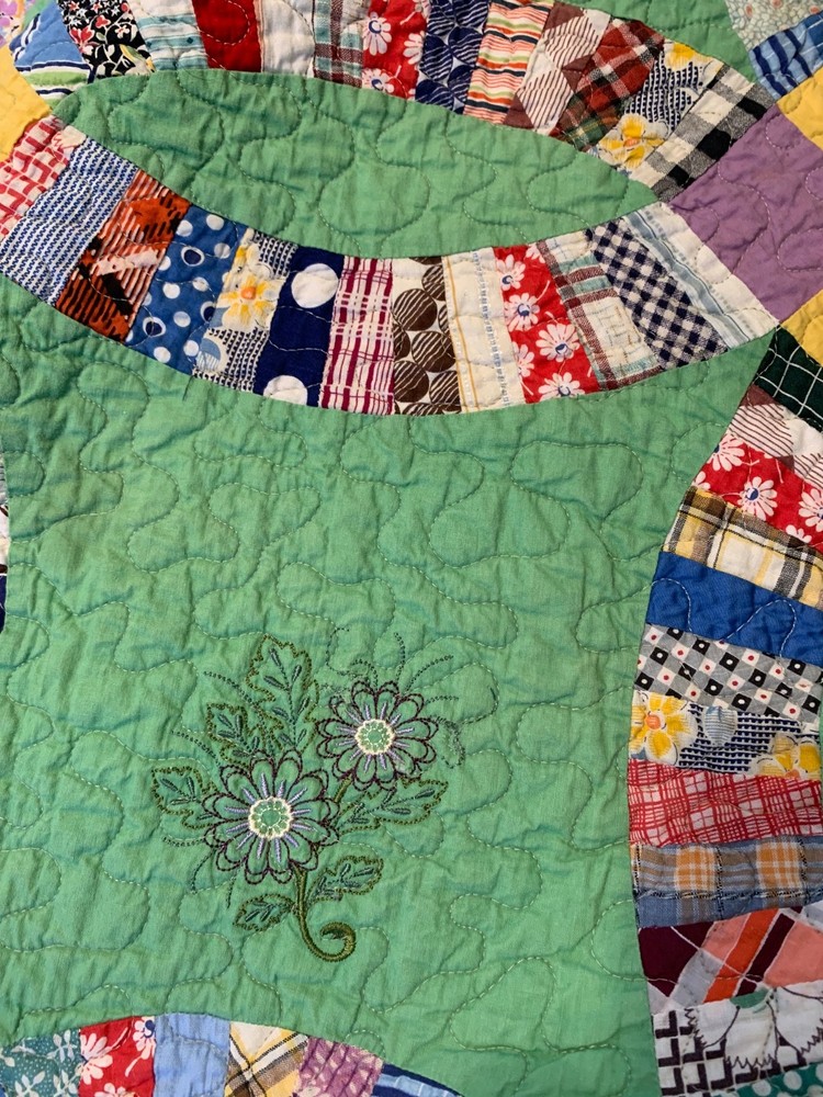 Green vintage double wedding ring quilt