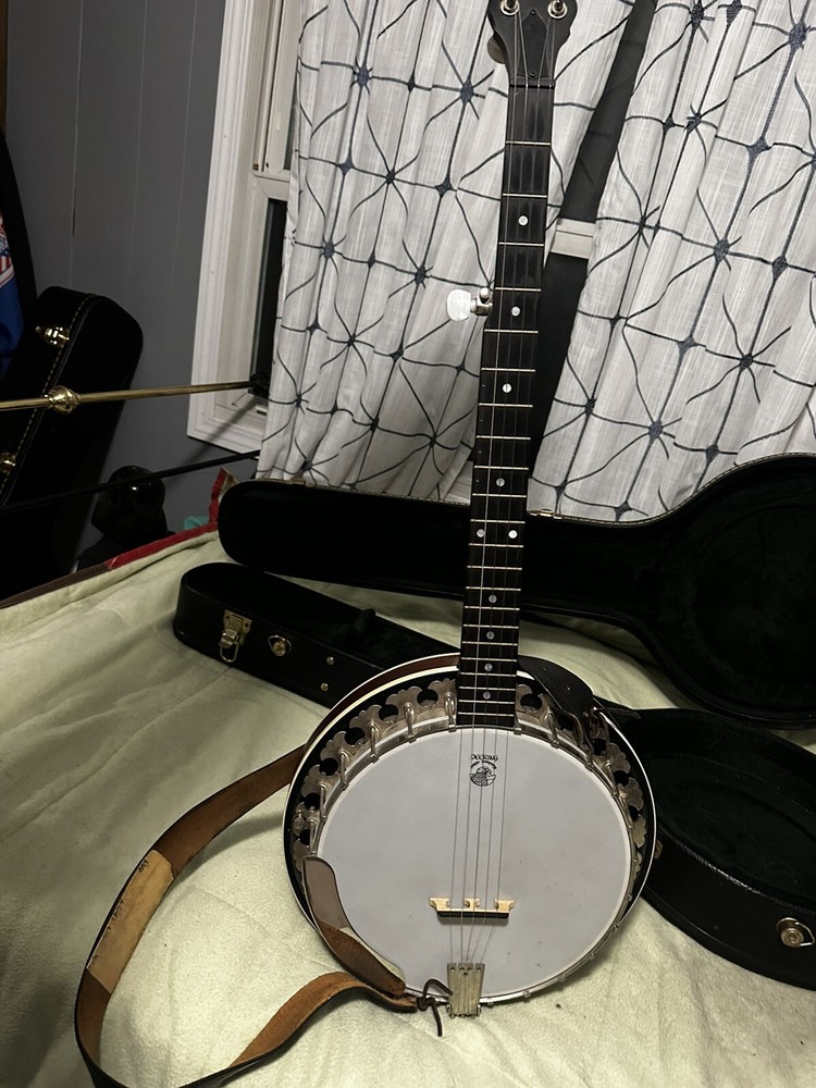 Deering Banjo with OHSC
