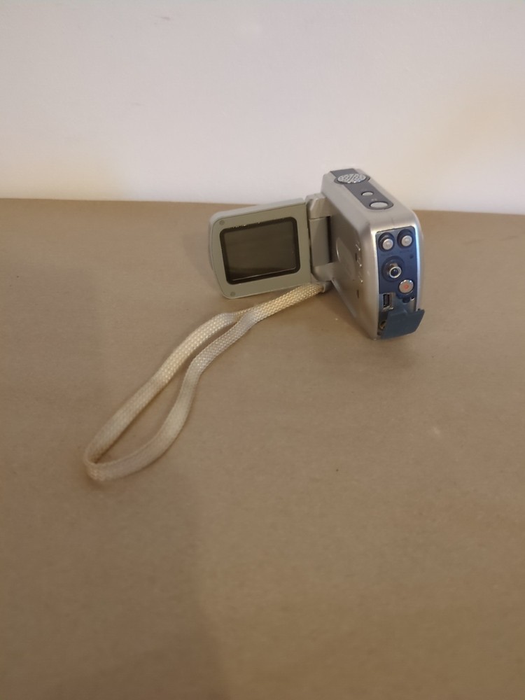 Aiptek Pocket DV 5700 Video Camera Parts Only Untested
