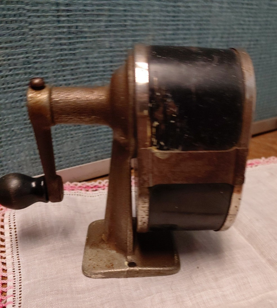 Vintage Apsco Chicago Pencil Early Sharpener