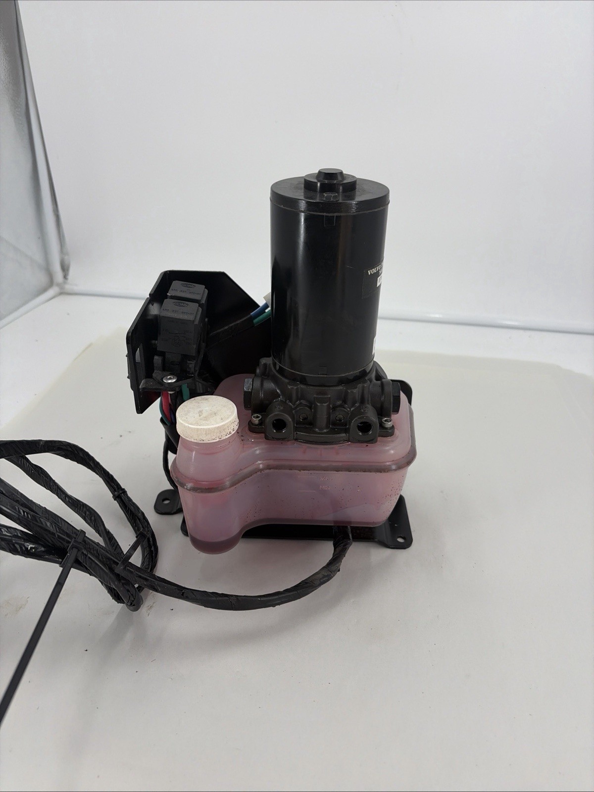 02 Volvo Penta SX M SX-M Out Drive Outdrive trim tilt lift hydraulic pump