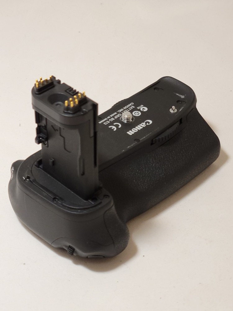 Canon BG-E13 Battery Grip for EOS 6D - Excellent Condition!