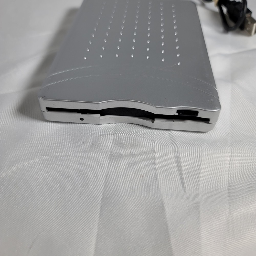 Dynex Slim USB External Floppy Disk Drive DX-EF101 3.5" Diskette Drive- Untested