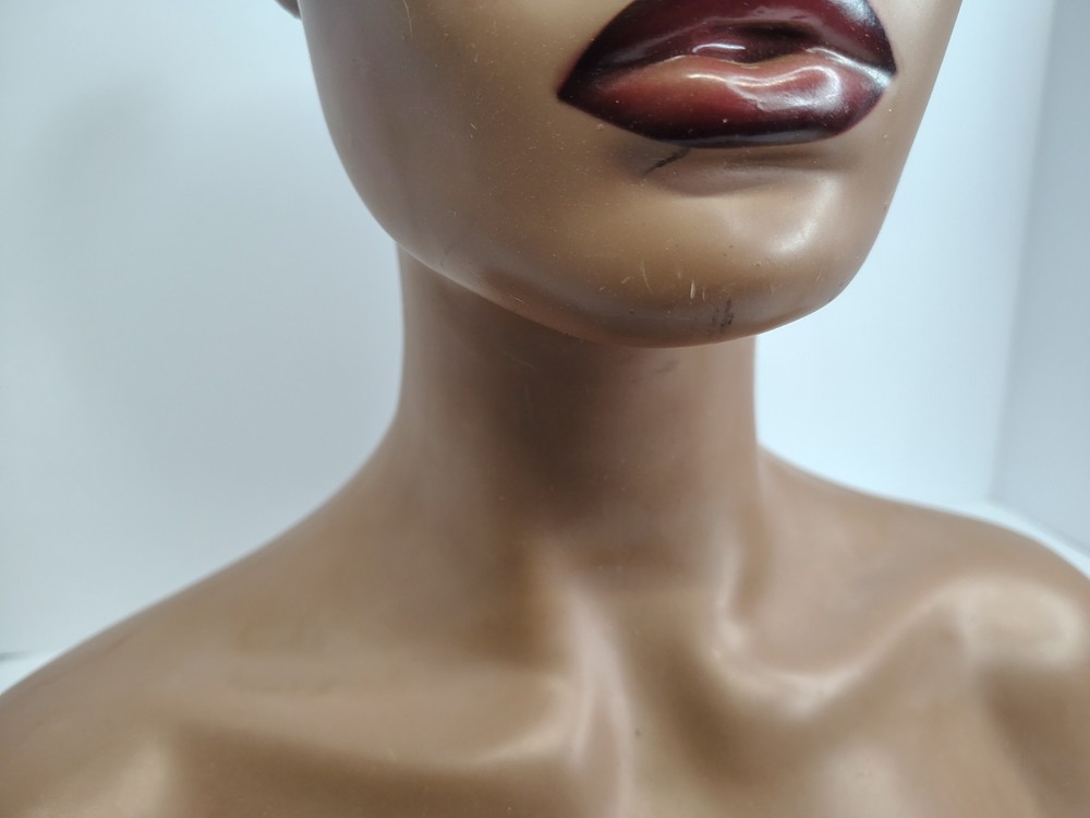 Female Mannequin Head With Shoulders