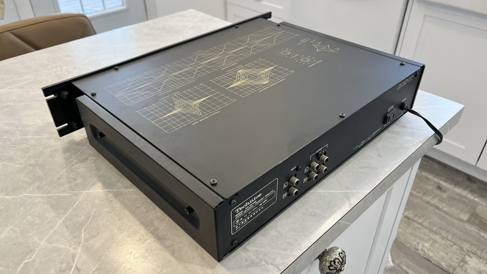 TECHNICS 10E SH-9010 E FREQUENCY EQUALIZER perfect working 120v 17 3/4 WIDE