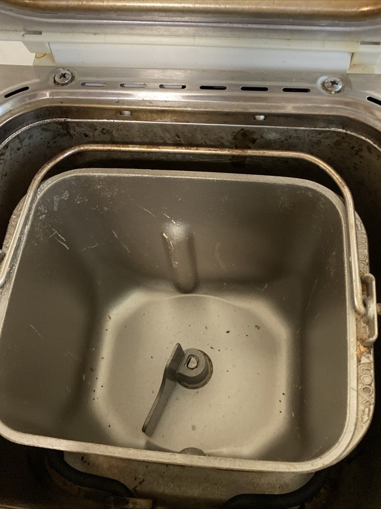 Panasonic SD-BT10P Bread Bakery Breadmaker 1 lb Loaf Bread Machine WORKS