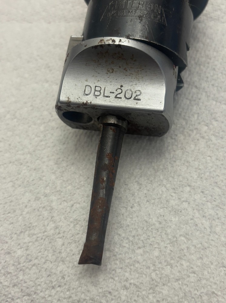 CRITERION DBL-202 boring head with tool holder