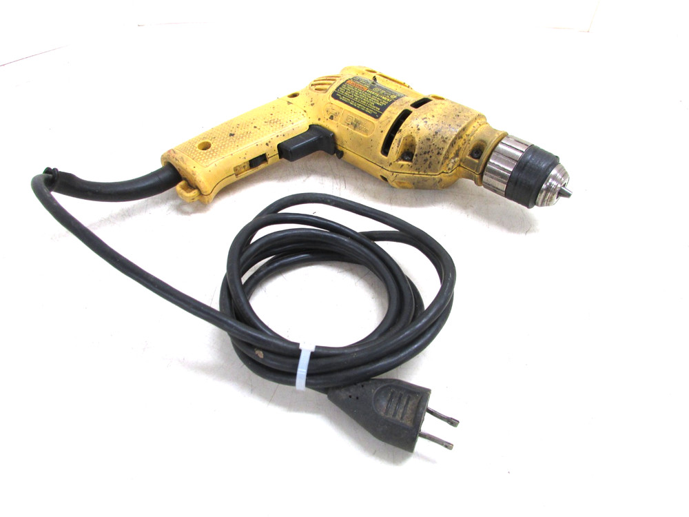 DEWALT DW106 3/8" VARIABLE SPEED REVERSING DRILL, KEYLESS CHUCK