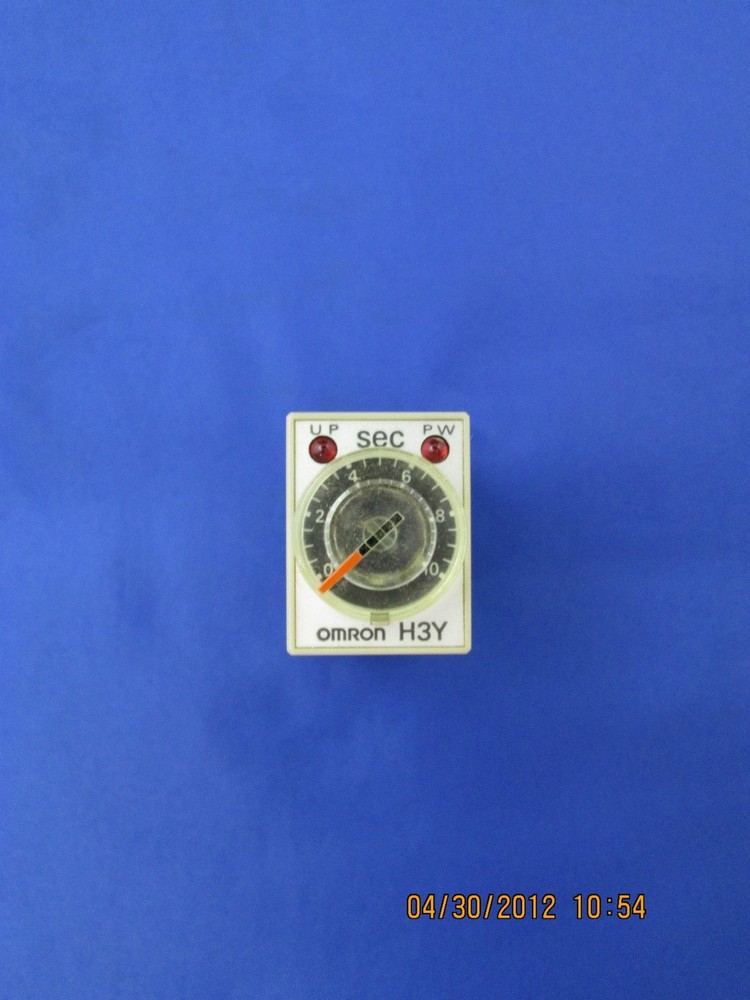 Omron Timer H3Y-2-10S new