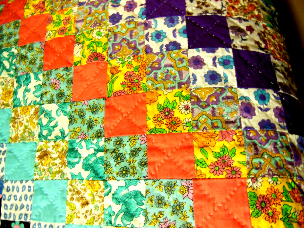 VTG UNUSED UNWASHED HAND & MACHINE STITCHED TINY PATCHWORK POSTAGE STAMP QUILT