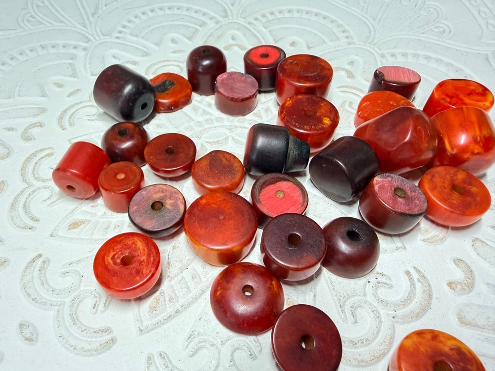 157 Grams Antique Bakelite\Catalin Single Pieces Rods In Different Sizes.