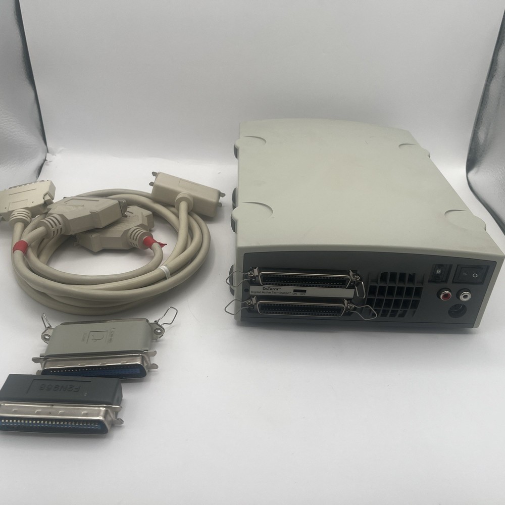CD-R APS TECHNOLOGIES 106747 (4X Write) w/ Some Cables and Accessories.