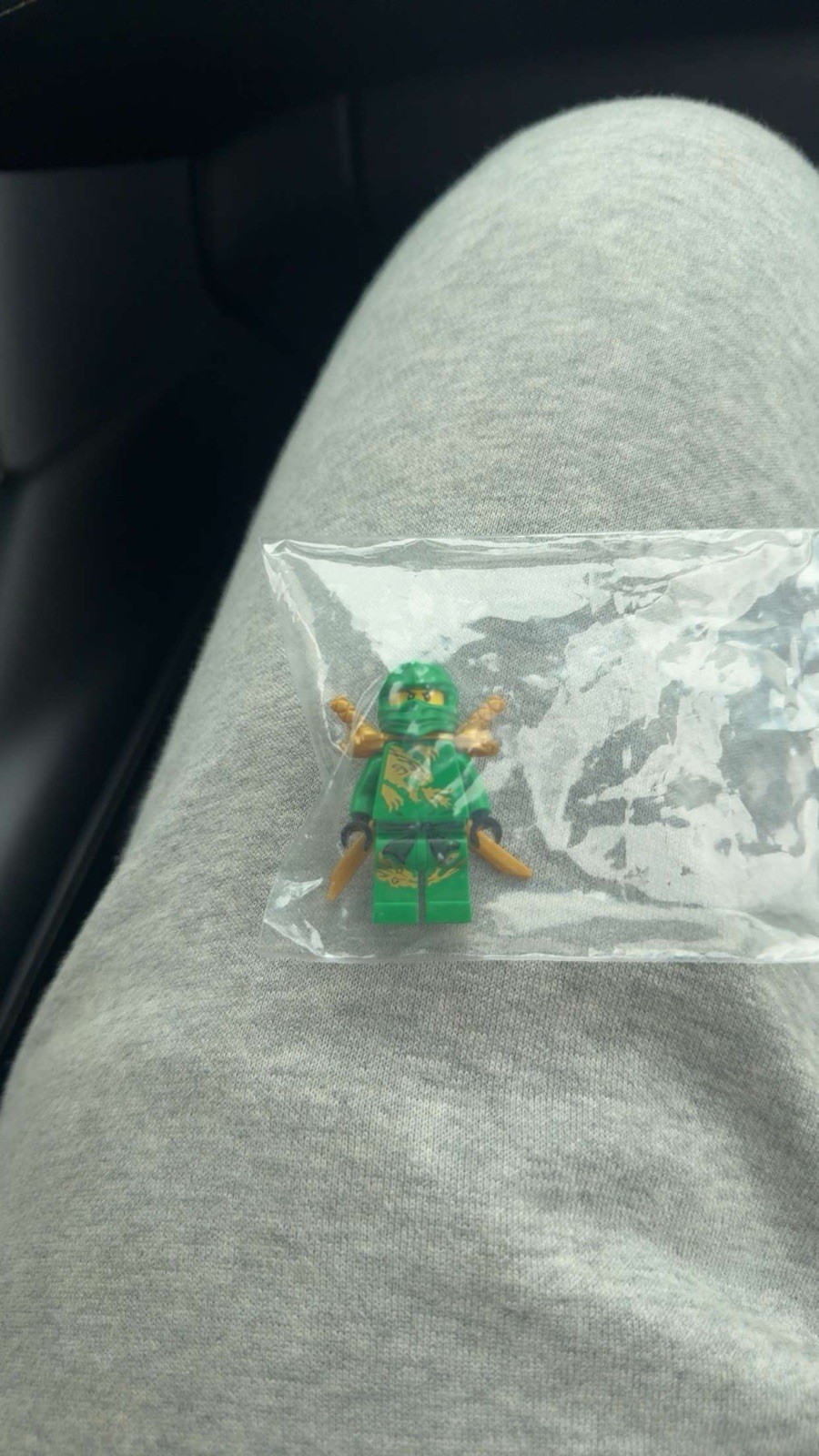 LEGO Ninjago Lloyd dx Green Ninja Minifigure Gold Swords ( PLEASE READ DESCRIPT)