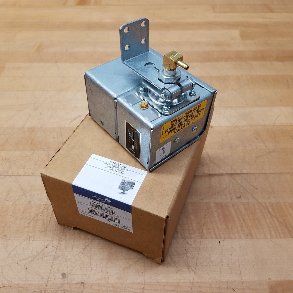 Johnson Controls P10FC-4C, Low Pressure Control, Range 3/20 PSIG W/ Barb Fitting