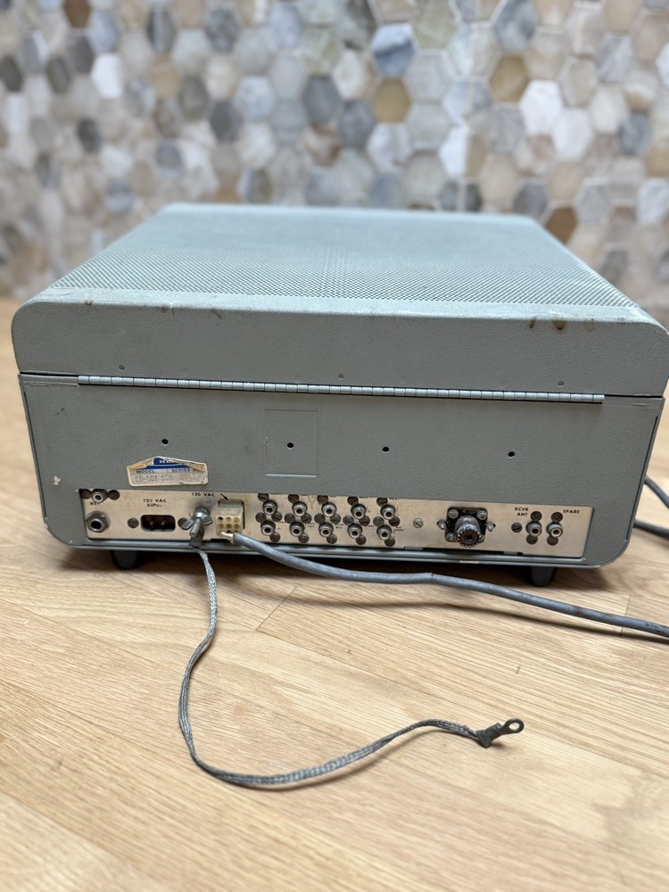 Vtg Heathkit SB-401 - Transmitter Ham Radio POWERS ON (READ)